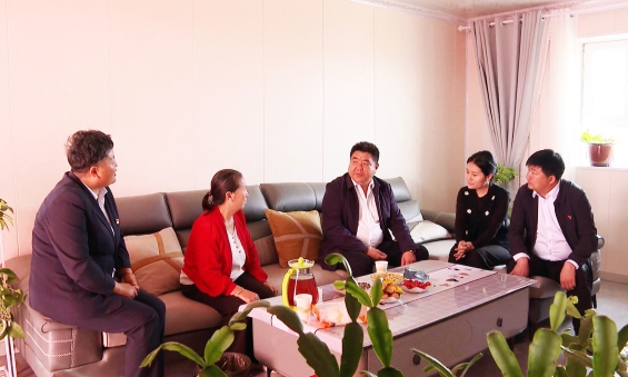 烏蘇市四套班子領(lǐng)導(dǎo)開展走訪慰問活動(dòng)